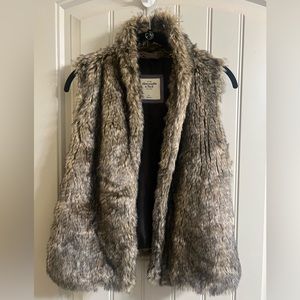 Abercrombie & fitch faux fur brown vest